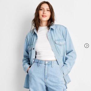 NWOT Oversized Long Sleeve Collared Button-Down Denim Shirt, Universal Thread, M